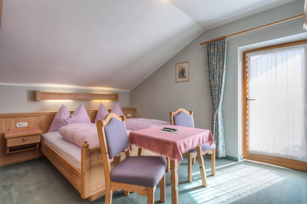 Cafe Landerl Hotel Матрей ин Остирол Стая снимка